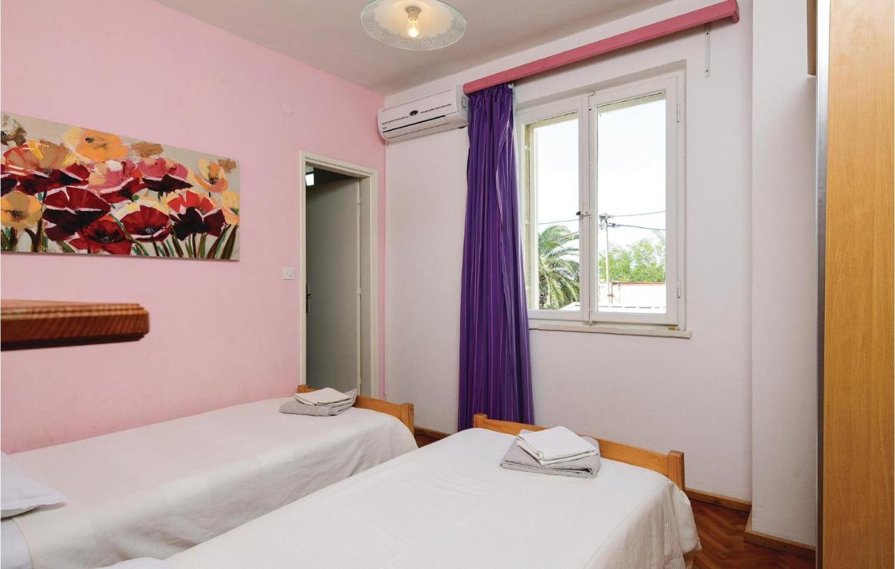 4 Bedroom Lovely Home In Жуляна Экстерьер фото