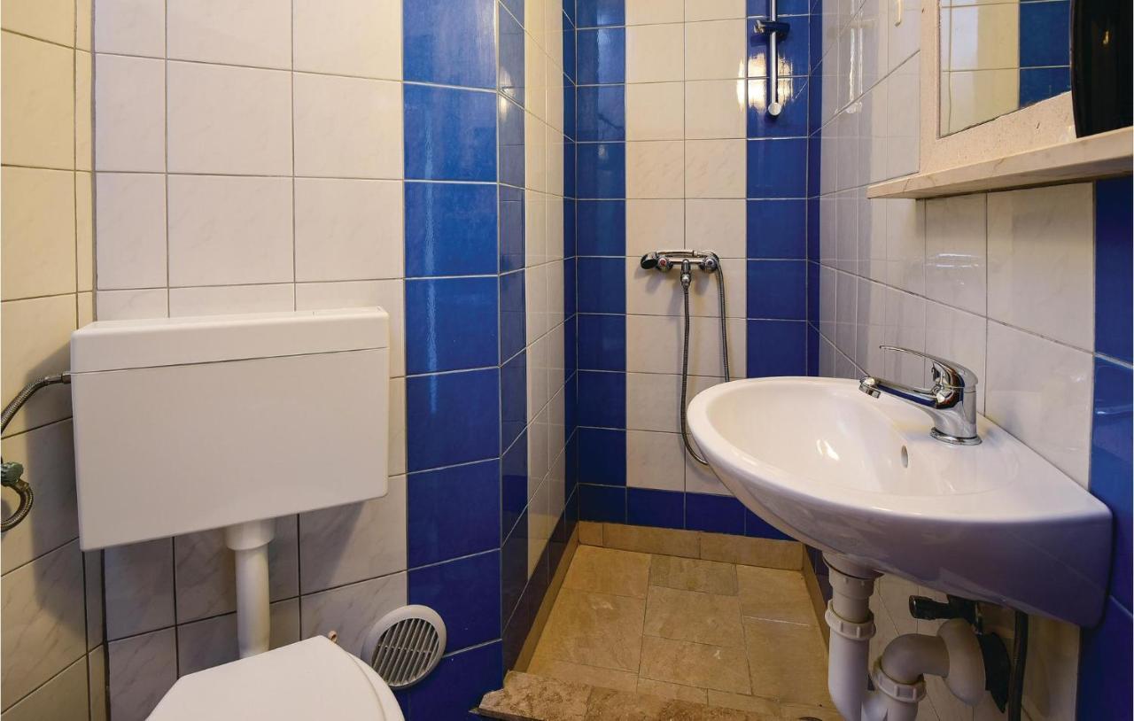 4 Bedroom Lovely Home In Жуляна Экстерьер фото